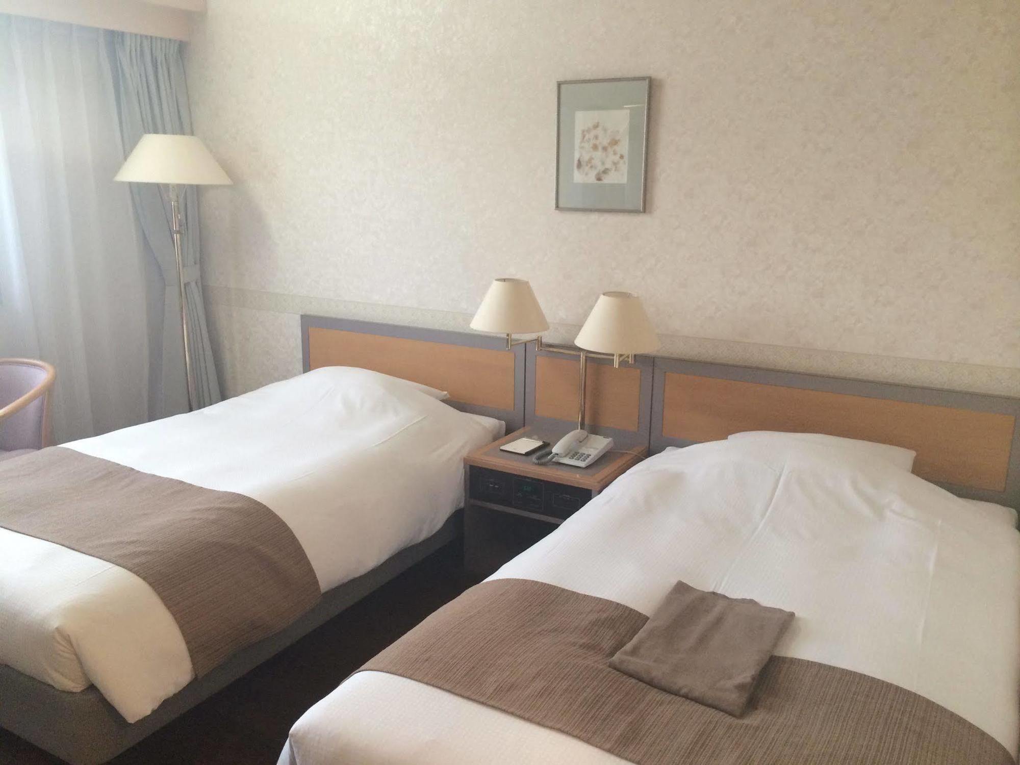 Takayama City Hotel Four Seasons Bagian luar foto